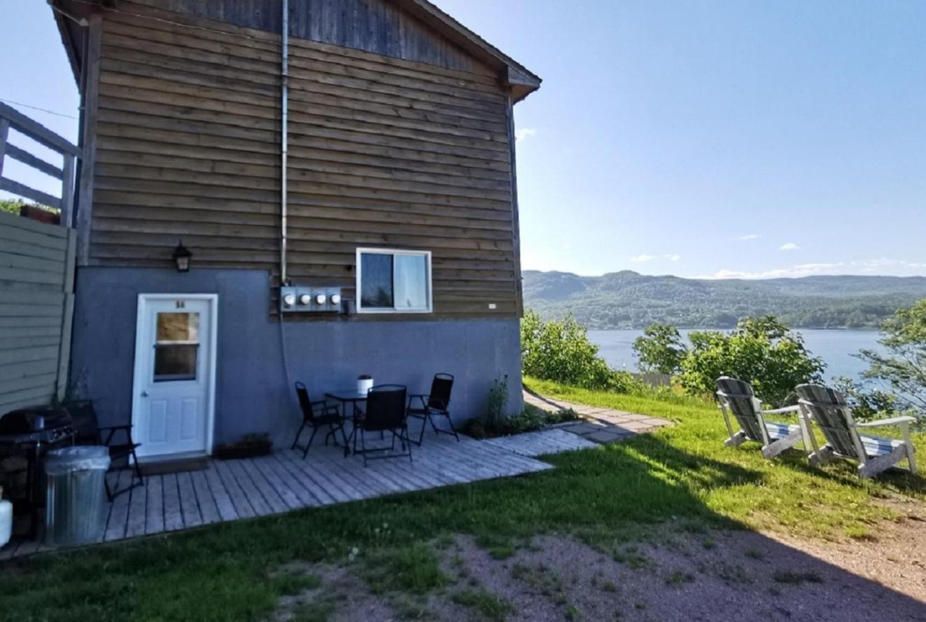 Knotty Pine Cottages, Suites & Motel Rooms インゴニッシュ エクステリア 写真