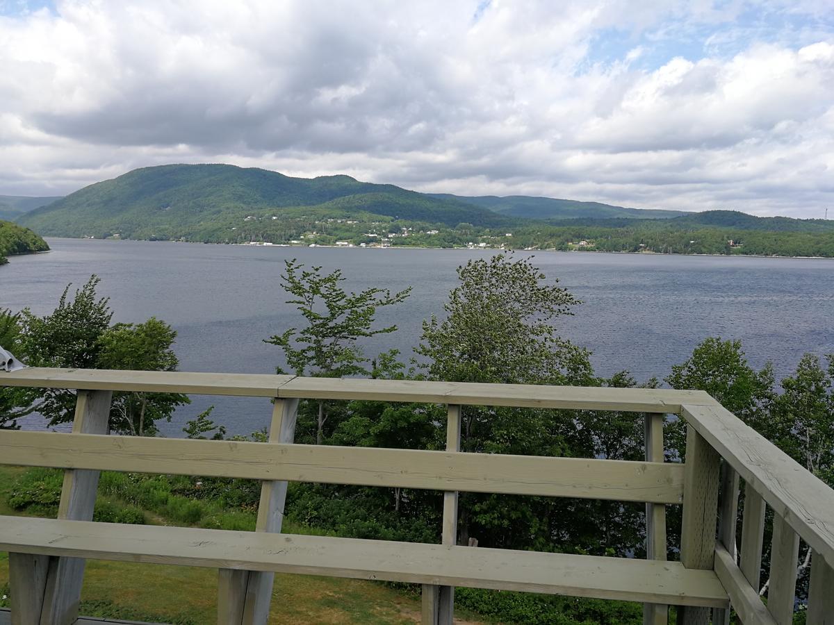 Knotty Pine Cottages, Suites & Motel Rooms インゴニッシュ エクステリア 写真