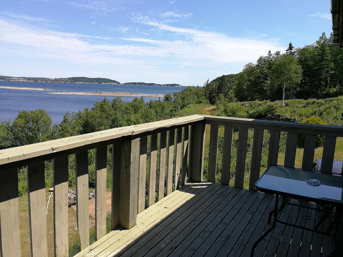 Knotty Pine Cottages, Suites & Motel Rooms インゴニッシュ エクステリア 写真