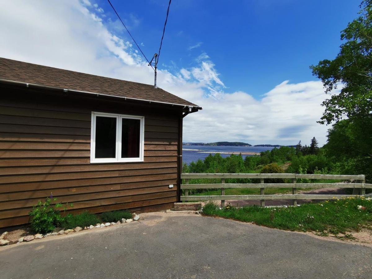 Knotty Pine Cottages, Suites & Motel Rooms インゴニッシュ エクステリア 写真