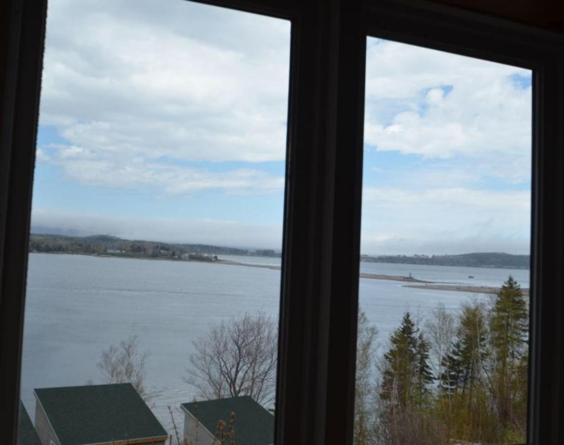 Knotty Pine Cottages, Suites & Motel Rooms インゴニッシュ エクステリア 写真
